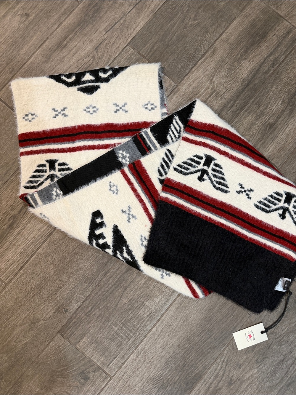 NWT Idyllwind Ivory, Black & Red Southwestern Throw Scarf